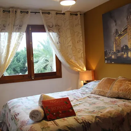 Casa Isa Beach, 1 Minute To The Beach Апартаменты