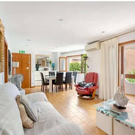 Casa Isa Beach, 1 Minute To The Beach Apartment *