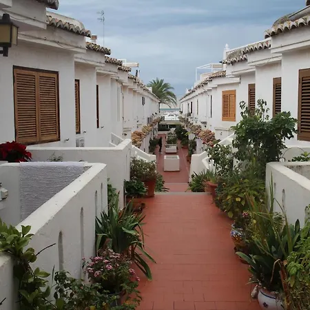 Casa Isa Beach, 1 Minute To The Beach Apartament *